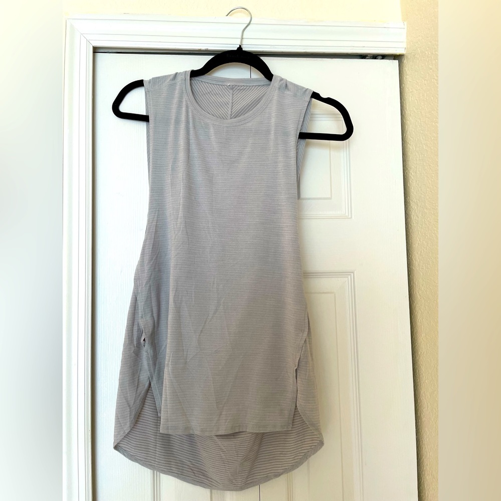 Women’s lululemon tank top
